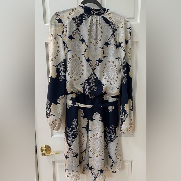 Vince Camuto Paisley dress - Picture 2 of 6